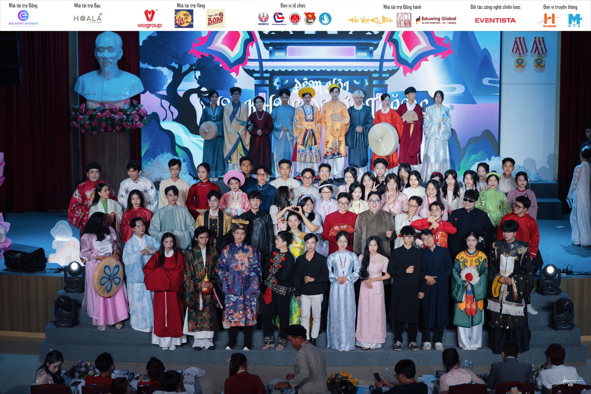 Hừng Đông Đất Việt (HCMUTE) photo